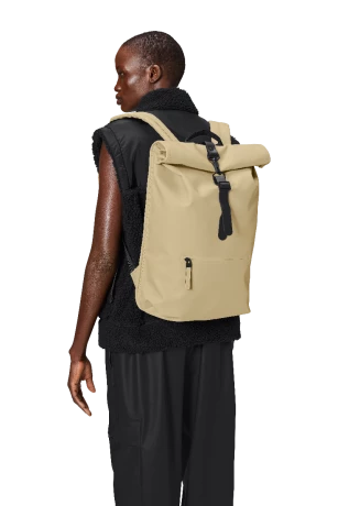 Rains Rolltop 16" Rucksack Sand 7 Rains Rolltop 16" Rucksack Sand - Afbeelding 5