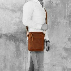 Chesterfield Dessau Schoudertas Cognac -NL Rugzak Verkoopwinkel 1635387648 c48.098931 6