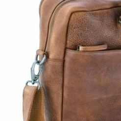 DSTRCT Special Raider Leather Laptopbag 2-vaks 15.6" Cognac -NL Rugzak Verkoopwinkel 20210916 capture0013