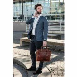 DSTRCT Premium Collection Laptopbag 14" Cognac 11 DSTRCT Premium Collection Laptopbag 14" Cognac -NL Rugzak Verkoopwinkel 230030 laptoptas 14 inch dstrct cognac 5 1 1