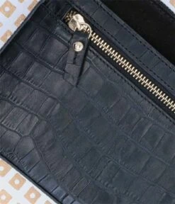 LouLou Essentiels Classy Croc 25 Crossbody Black -NL Rugzak Verkoopwinkel 25crossbody149lg 001 001 1 600