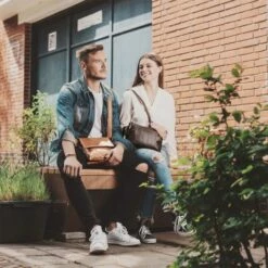 Chesterfield Iris Schoudertas Brown -NL Rugzak Verkoopwinkel 2741801922 iris brown c48.111201 1 1