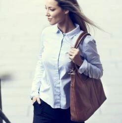 Plevier Parramatta Laptop Tote Bag Damestas 15.6" Cognac 11 Plevier Parramatta Laptop Tote Bag Damestas 15.6" Cognac -NL Rugzak Verkoopwinkel 483 3 website