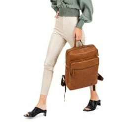 Burkely Antique Avery Backpack Zip 15.6" Cognac -NL Rugzak Verkoopwinkel 8005364.56.24 6