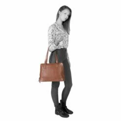 Chesterfield Flint Schoudertas Cognac 8 Chesterfield Flint Schoudertas Cognac -NL Rugzak Verkoopwinkel c48 7