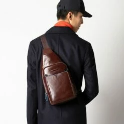 Piquadro Blue Square Mono Sling IPad Pro 9.7"/ IPad 11" Mahogany Brown 11 Piquadro Blue Square Mono Sling IPad Pro 9.7"/ IPad 11" Mahogany Brown -NL Rugzak Verkoopwinkel ca4827b2 mo dett60