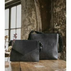 Cowboysbag Sarah Chronis X Bag Salta Schoudertas Black -NL Rugzak Verkoopwinkel cowboysbag 3176 bagsalta schoudertas black shoulderbag 100 sfeer