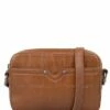 Cowboysbag Big Croco Crossbody Timber Fawn 2 Cowboysbag Big Croco Crossbody Timber Fawn -NL Rugzak Verkoopwinkel crossbody timber3360 000521 fawn 1