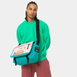 Eastpak Delegate + Schoudertas The Simpsons Sofa -NL Rugzak Verkoopwinkel ek00026e 7a5 alt004 uc235301 mhigh