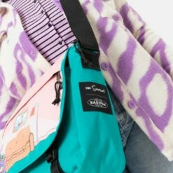 Eastpak Delegate + Schoudertas The Simpsons Sofa -NL Rugzak Verkoopwinkel ek00026e 7a5 alt013 uc235303 mhigh