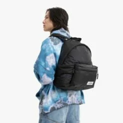 Eastpak Padded Pak'r Rugzak Puff Black 14 Eastpak Padded Pak'r Rugzak Puff Black -NL Rugzak Verkoopwinkel ek000620 3e1 alt004 uc250948 mhigh