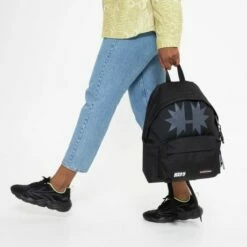 Eastpak Padded Pak'r Rugzak Kiss Black -NL Rugzak Verkoopwinkel ek000620 q82 alt001 uc183377 mhigh