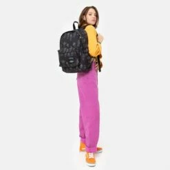 Eastpak Out Of Office Rugzak The Simpsons Black -NL Rugzak Verkoopwinkel ek000767 7a1 alt008 uc222083 mhigh