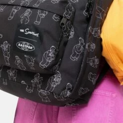 Eastpak Out Of Office Rugzak The Simpsons Black -NL Rugzak Verkoopwinkel ek000767 7a1 alt013 uc235338 mhigh