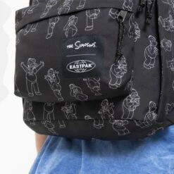 Eastpak Out Of Office Rugzak The Simpsons Black -NL Rugzak Verkoopwinkel ek000767 7a1 alt014 uc235337 mhigh