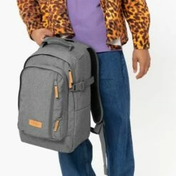 Eastpak Smallker CS Rugzak Sunday Grey -NL Rugzak Verkoopwinkel ek0a5bex 0b3 alt004 uc215579 mhigh