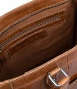 Cowboysbag Big Croco Handbag Midvale Fawn -NL Rugzak Verkoopwinkel hnadbag midvale3359 000521 fawn 4