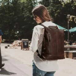 Chesterfield Chelsea Rugzak / Schouder Shopper 14" Brown -NL Rugzak Verkoopwinkel leren rugzak bruin chelsea