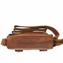 Chesterfield Jesse Schoudertas Cognac -NL Rugzak Verkoopwinkel leren schoudertas cognac jesse 4