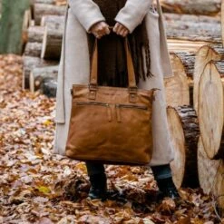 Chesterfield Rome Shopper Bruin 13 Chesterfield Rome Shopper Bruin -NL Rugzak Verkoopwinkel leren shopper cognac rome 1