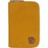 Fjallraven Fjällräven Passport Wallet Acorn -NL Rugzak Verkoopwinkel passport wallet 24220 166 a main fjr