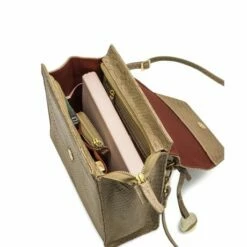 MOSZ Handtas Phoebe Jungle Taupe Shiny Light Gold -NL Rugzak Verkoopwinkel phoebe handbag jungle taupe binnenkant