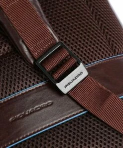 Piquadro Blue Square Laptop Backpack 13.3" IPad Pro 9.7" / IPad 11" Mahogany Brown 11 Piquadro Blue Square Laptop Backpack 13.3" IPad Pro 9.7" / IPad 11" Mahogany Brown -NL Rugzak Verkoopwinkel piquadro blue square revamp laptop rugzak mahonie ca5575b2v mo 34