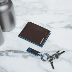 Piquadro Blue Square Men's Wallet With Coin Pocket Mahogany 7 Piquadro Blue Square Men's Wallet With Coin Pocket Mahogany -NL Rugzak Verkoopwinkel pu257b2r mo dett4