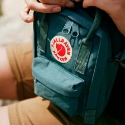 Fjallraven Fjällräven Kanken Sling Shoulderbag Ultra Marine -NL Rugzak Verkoopwinkel square mood ss20 daniel blom warmclimate dsc9342 1 1